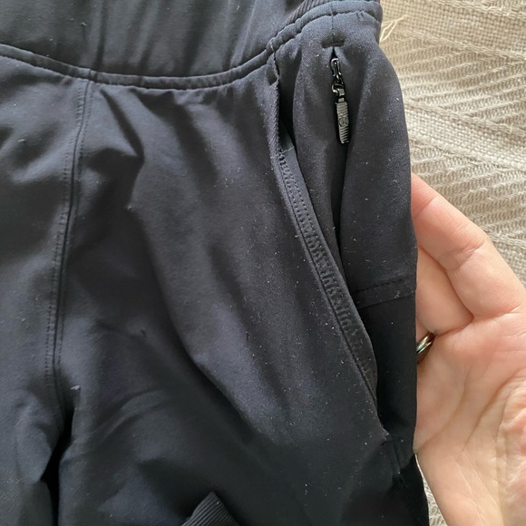 Lululemon joggers - Picture 3 of 4
